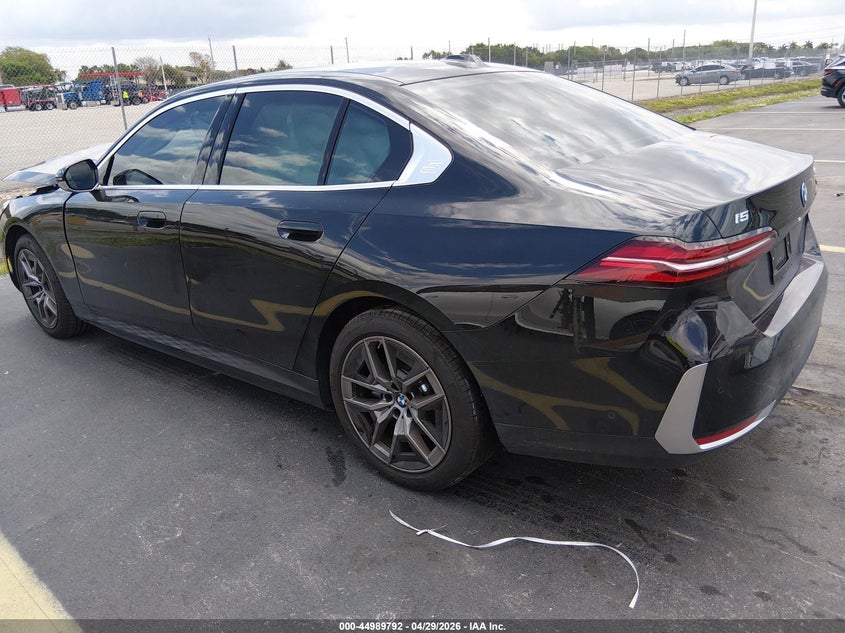 Vin: wby63hg02tcv24967, lot: 45487233, bmw i5 edrive40 20263