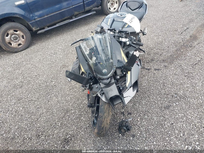 2023 KAWASAKI ZX1002 auction photo 5