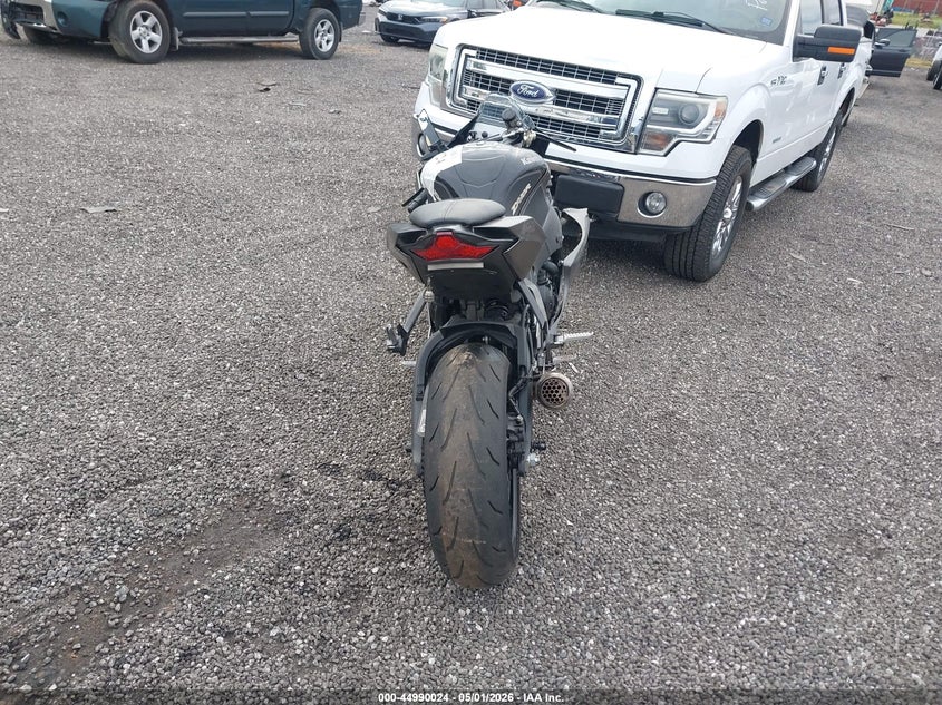 2023 KAWASAKI ZX1002 auction photo 6