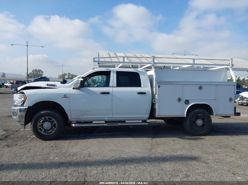 3C63R3GL0PG532026 2023 Ram 3500 Ram Tradesman 4X4 8' Box white