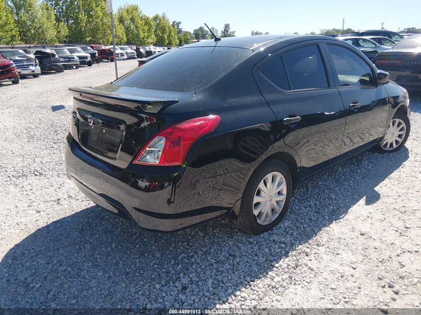 2019 NISSAN VERSA auction photo 4