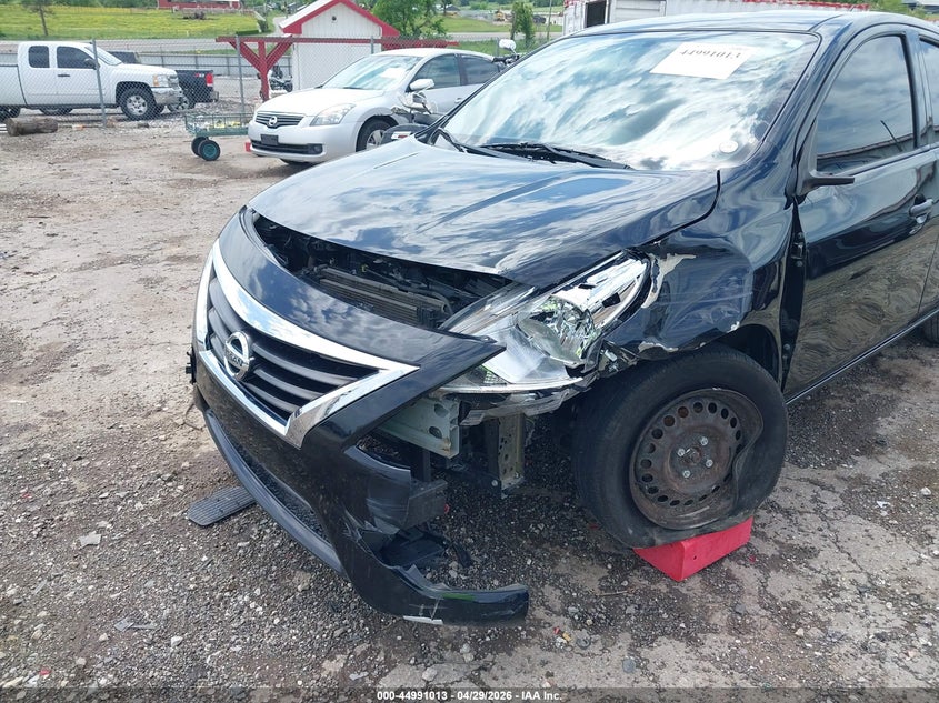 2019 NISSAN VERSA auction photo 6