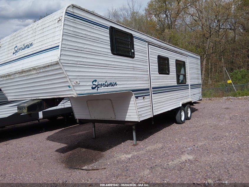 1996 SPORTSMEN 2850 SLIDE 5TH WHL TRAVEL TRAILER auction photo 2