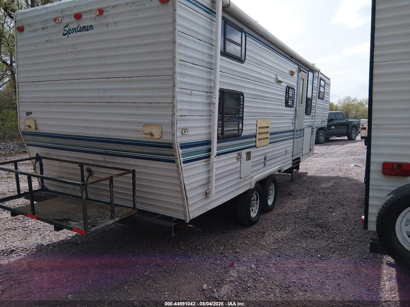 1996 SPORTSMEN 2850 SLIDE 5TH WHL TRAVEL TRAILER auction photo 4