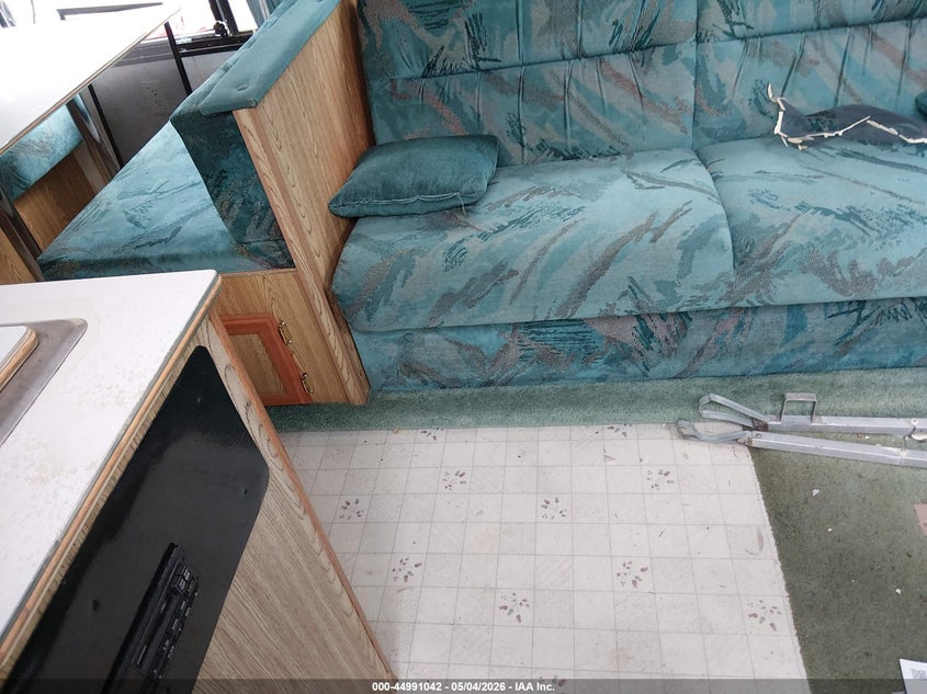 1996 SPORTSMEN 2850 SLIDE 5TH WHL TRAVEL TRAILER auction photo 5