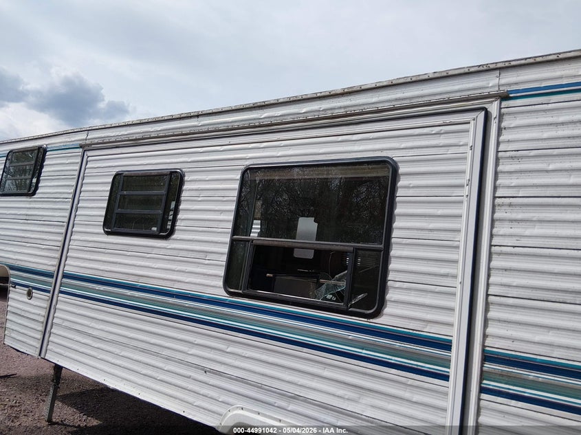 1996 SPORTSMEN 2850 SLIDE 5TH WHL TRAVEL TRAILER auction photo 6