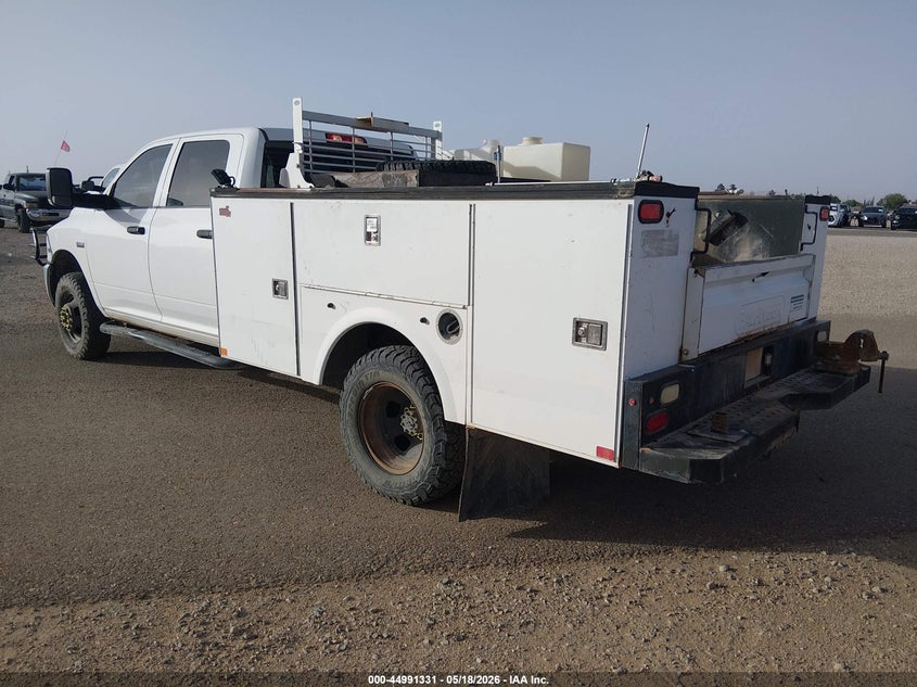3C7WRTCJXJG201510 2018 Ram 3500 Ram Chassis Tradesman/Slt/Laramie white