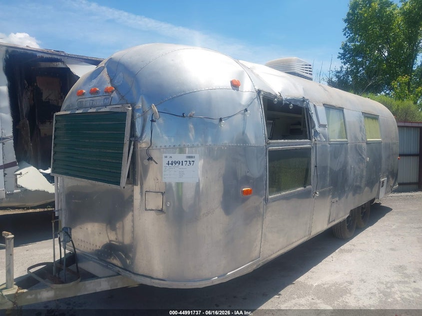 1283T240 1963 Airstream Ambassador photo 1