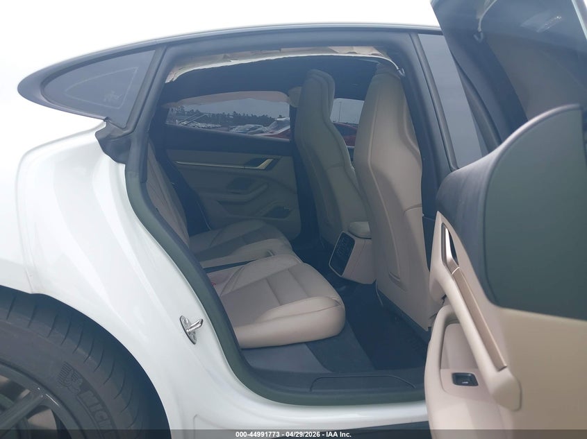 2022 PORSCHE TAYCAN auction photo 8