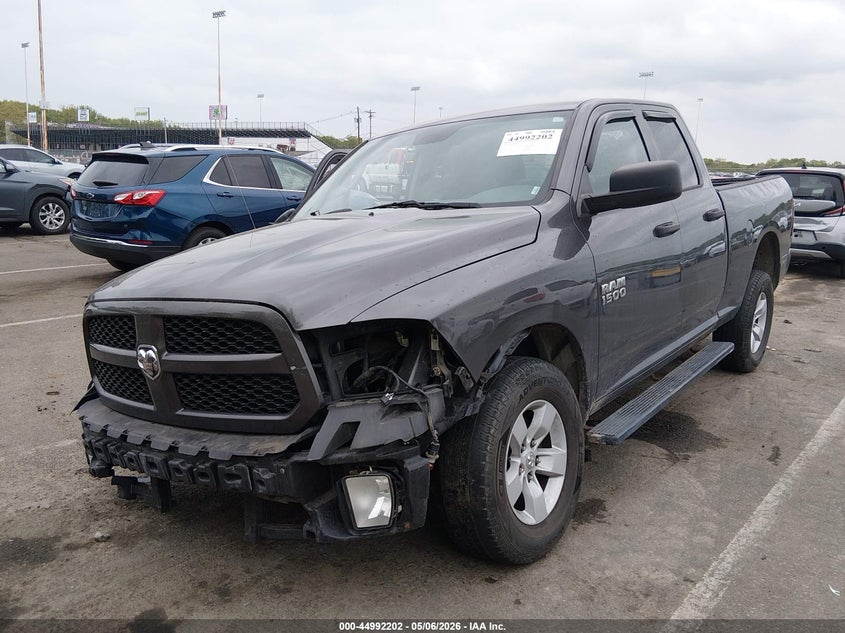 Vin: 1c6rr7fgxjs348573, lot: 45489643, ram 1500 express  4x4 6'4 box 20182