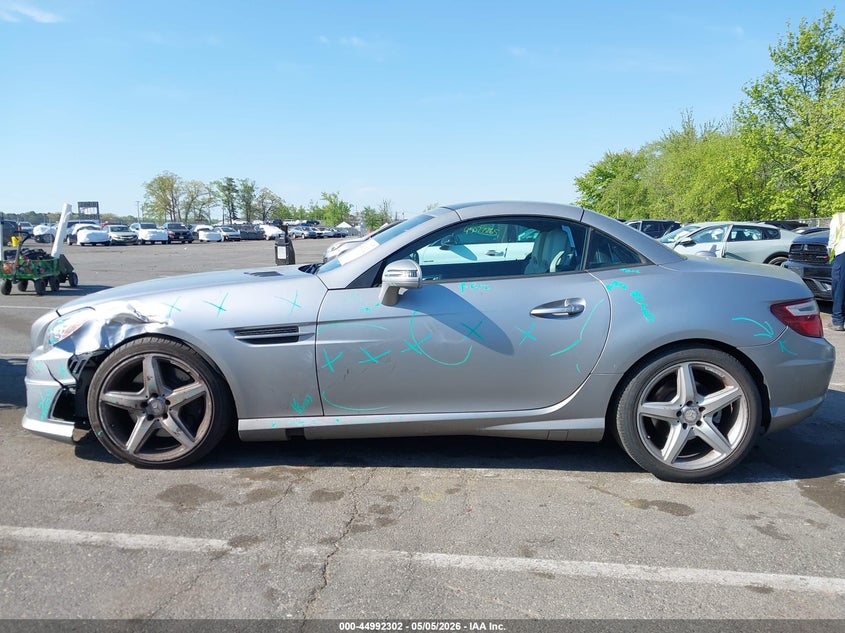 2016 Mercedes-Benz Slk 300 VIN: WDDPK3JA8GF122488 Lot: 44992302