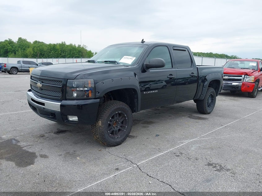 2011 CHEVROLET SILVERADO 1500 LT · Фото 2