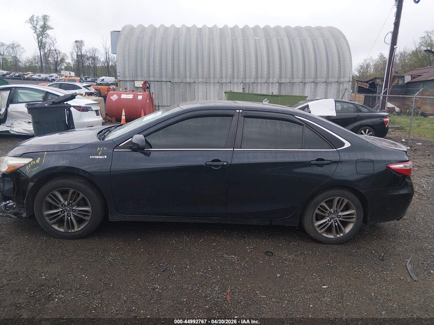 TOYOTA CAMRY HYBRID - zdjęcie 15