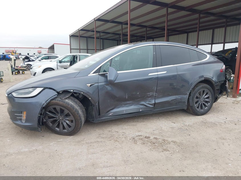 2018 Tesla Model X 100D/75D/P100D VIN: 5YJXCAE29JF099961 Lot: 44992826