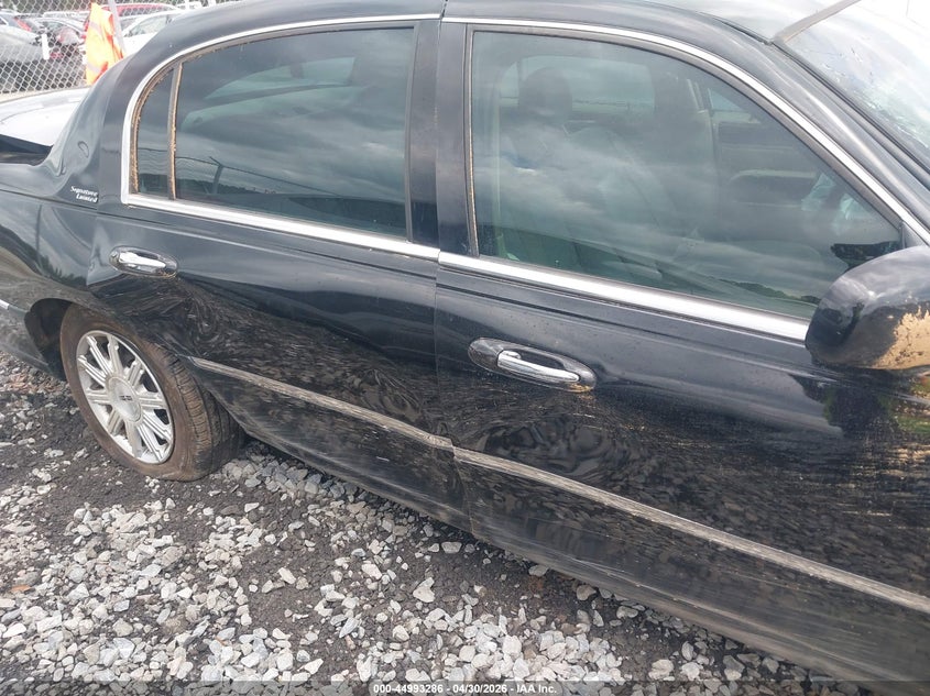 2010 Lincoln Town Car Signature Limited VIN: 2LNBL8CV9AX750484 Lot: 44993286