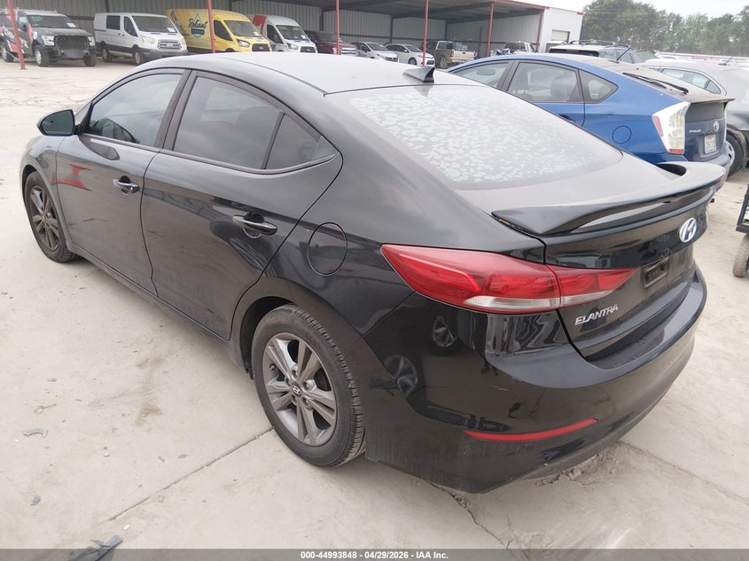 VIN KMHD84LF5HU060258 2017 HYUNDAI ELANTRA SE
