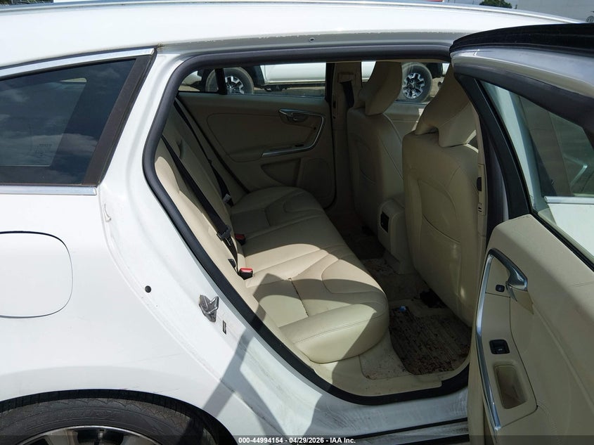 2016 VOLVO V60 auction photo 8