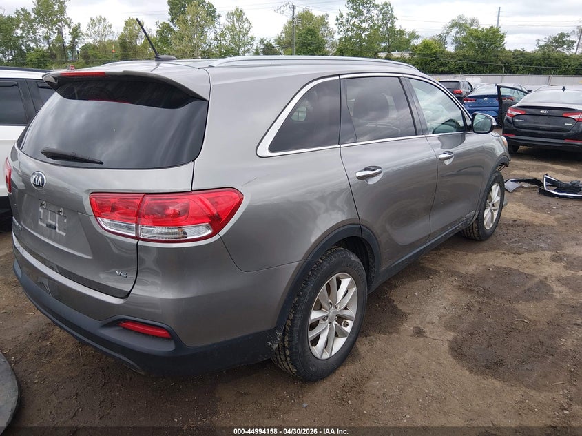 VIN 5XYPGDA55HG249685 2017 KIA SORENTO 3.3L LX