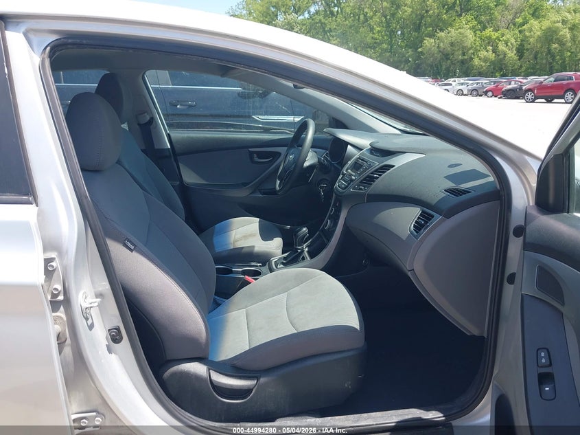 2015 HYUNDAI ELANTRA auction photo 5
