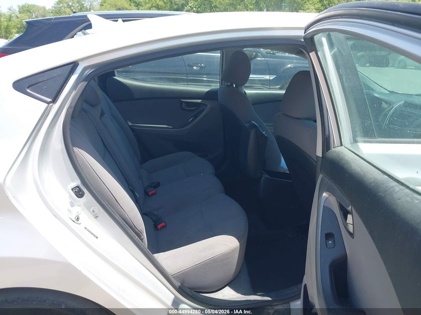 2015 HYUNDAI ELANTRA auction photo 8