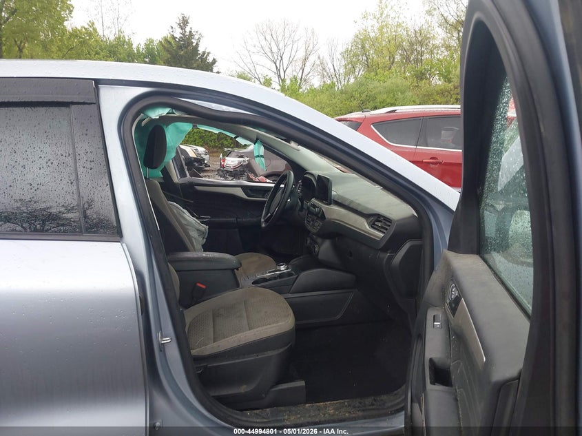 VIN 1FMCU9G63NUB82255 2022 FORD ESCAPE SE