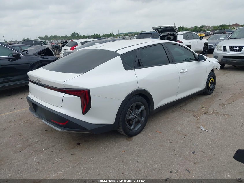 Vin: 3kpft4de8se051433, lot: 45492379, kia k4 lxs 20254