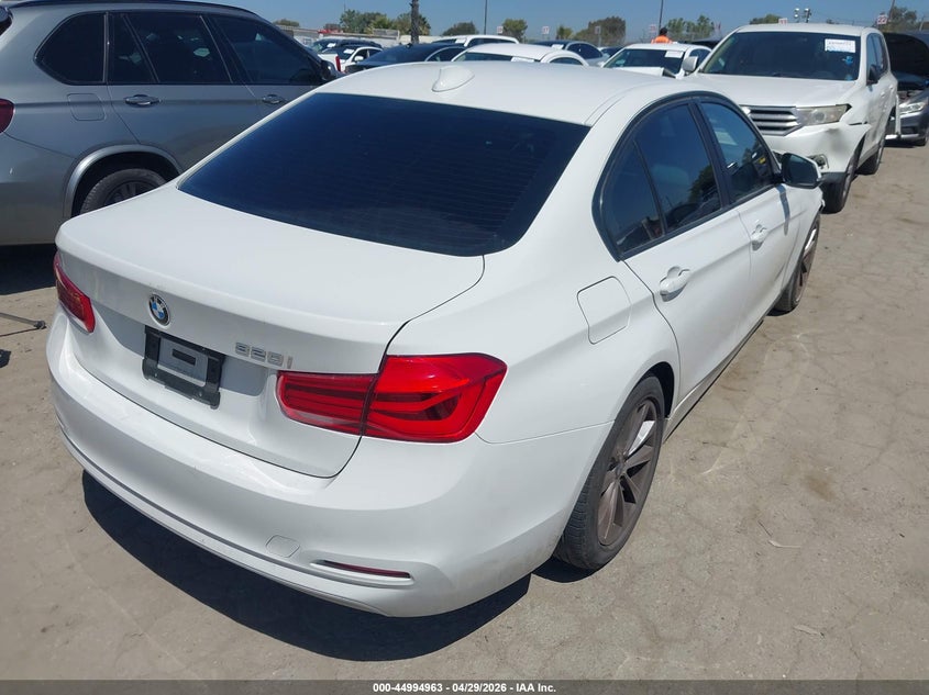 Vin: wba8e1g57jnu89560, lot: 45492404, bmw 320i 20184