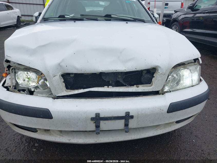 2002 Volvo V40 A VIN: YV1VW29552F868732 Lot: 44995241