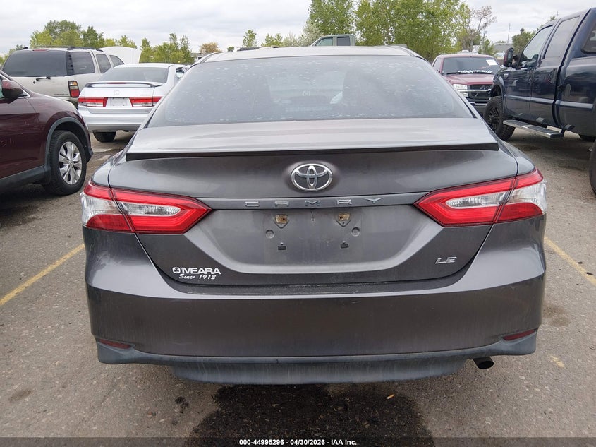 TOYOTA CAMRY - zdjęcie 16