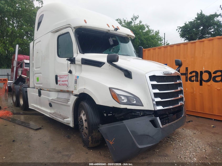 2018 FREIGHTLINER NEW CASCADIA 126