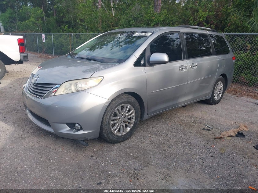 2013 Toyota Sienna Xle V6 8 Passenger 5TDYK3DC8DS343516 photo 1