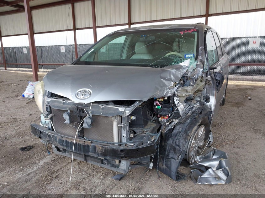 2013 Toyota Sienna Xle V6 8 Passenger 5TDYK3DC3DS302758 photo 1