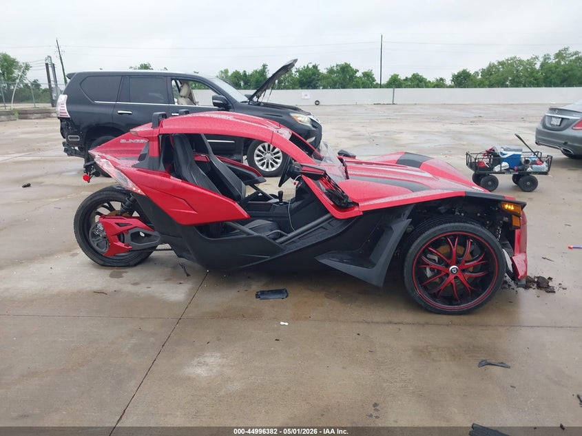 2017 Polaris Slingshot VIN: 57XAAPFAXH8122296 Lot: 44996382