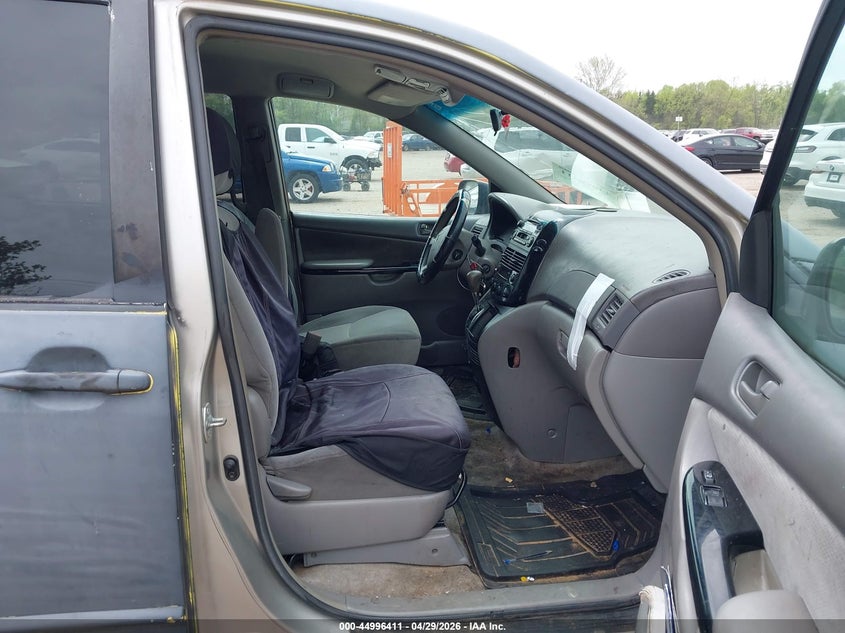 2005 Toyota Sienna Le