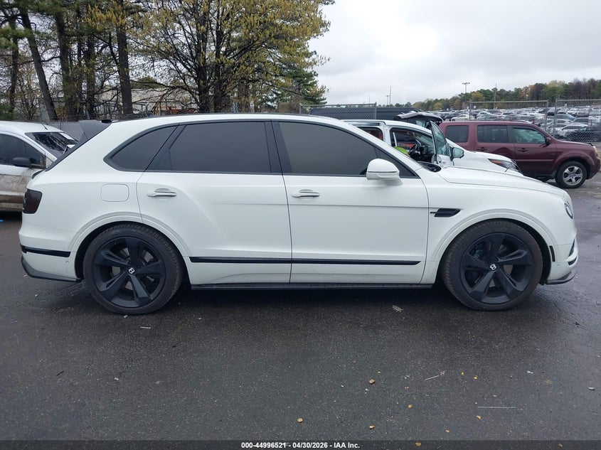 2018 Bentley Bentayga Activity Edition/Black Edition/Mulliner/Onyx Edition/W12 VIN: SJAAC2ZV4JC020050 Lot: 44996521