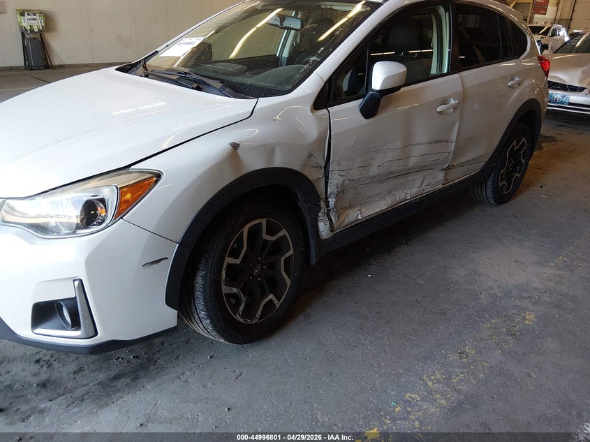2016 SUBARU CROSSTREK auction photo 6