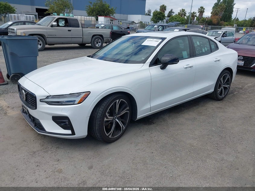 7JRL12FK1RG324174 2024 VOLVO S60 B5 CORE DARK THEME photo 1