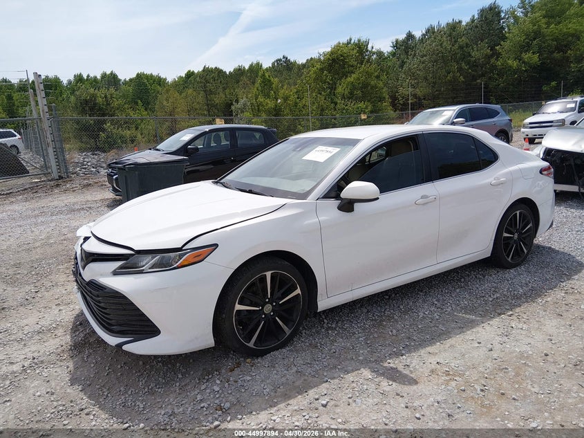 2018 Toyota Camry Le JTNB11HK0J3070479 photo 1
