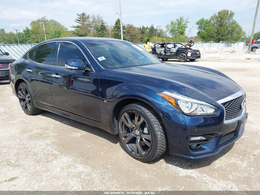 2015 INFINITI Q70 3.7X