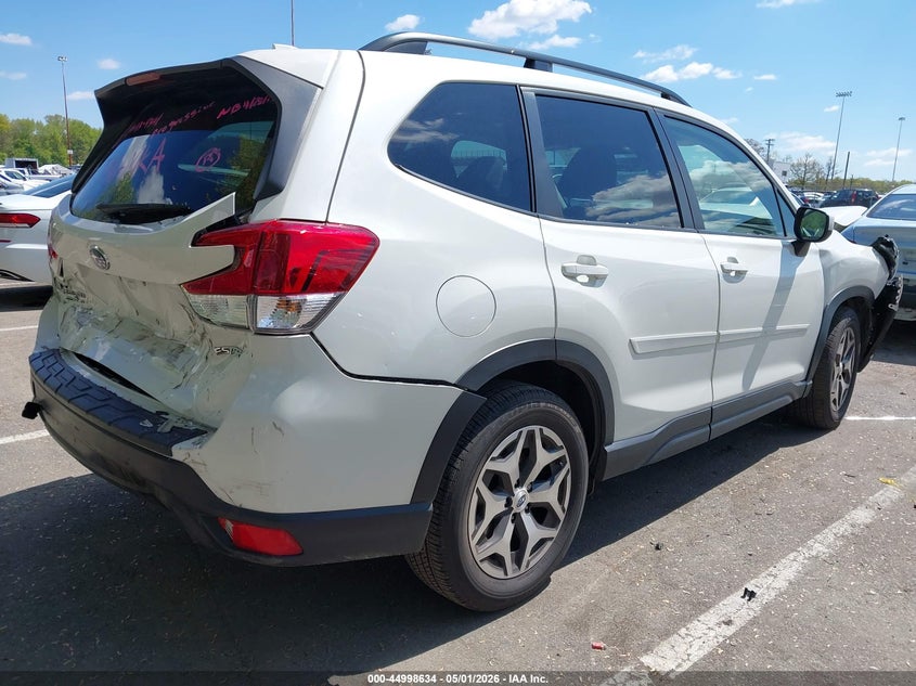 2021 SUBARU FORESTER auction photo 4