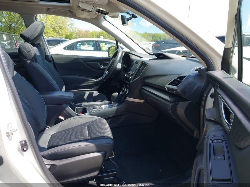2021 SUBARU FORESTER auction photo 5