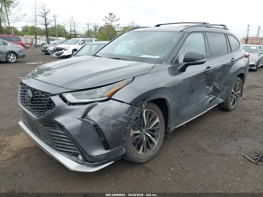 2021 TOYOTA HIGHLANDER auction photo 2