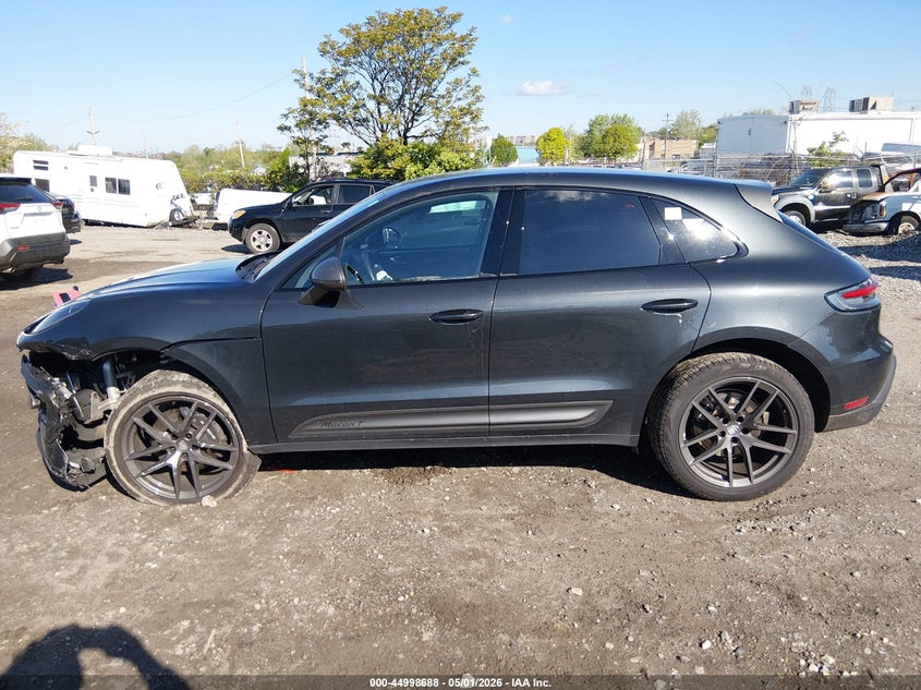2024 Porsche Macan T VIN: WP1AA2A54RLB03536 Lot: 44998688