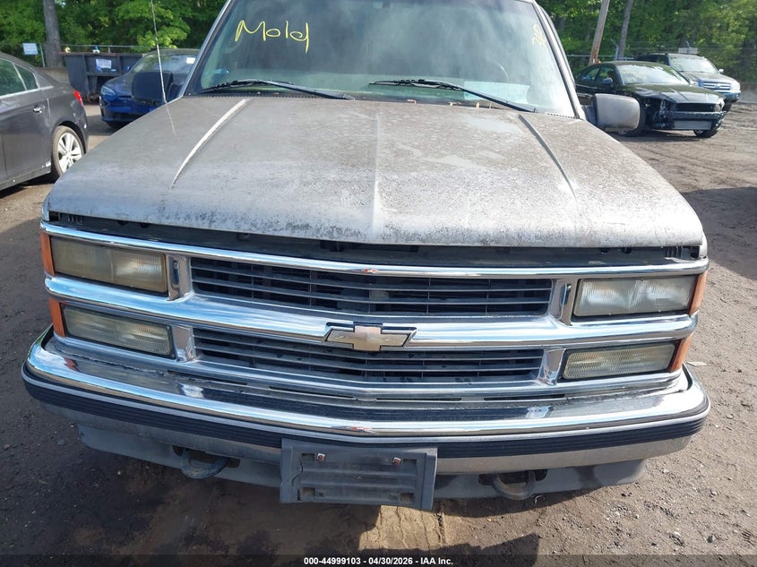 1999 Chevrolet Suburban 1500 Lt VIN: 3GNFK16R0XG143513 Lot: 44999103