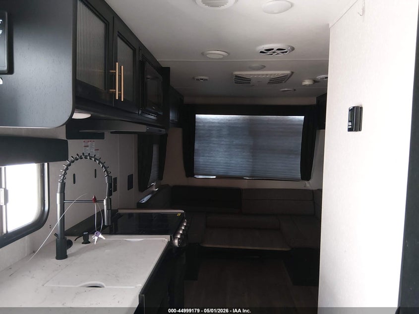 2022 FOREST RIVER CHEROKEE (VIN: 5ZT2CKJB2NF001035