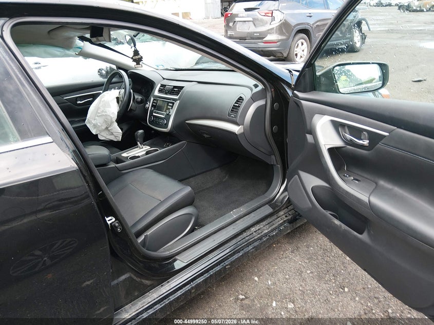 2017 NISSAN ALTIMA auction photo 5