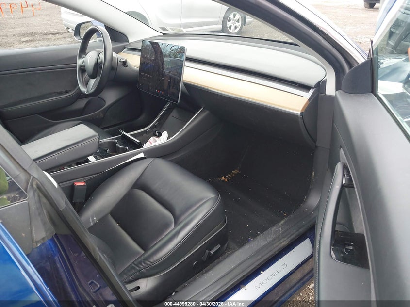 2018 TESLA MODEL 3 auction photo 5