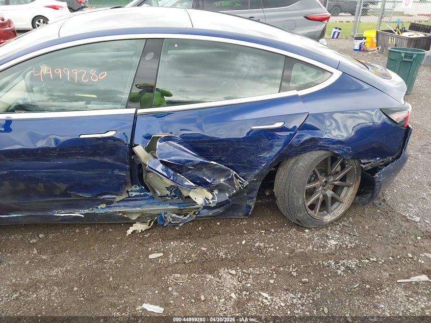 2018 TESLA MODEL 3 auction photo 6