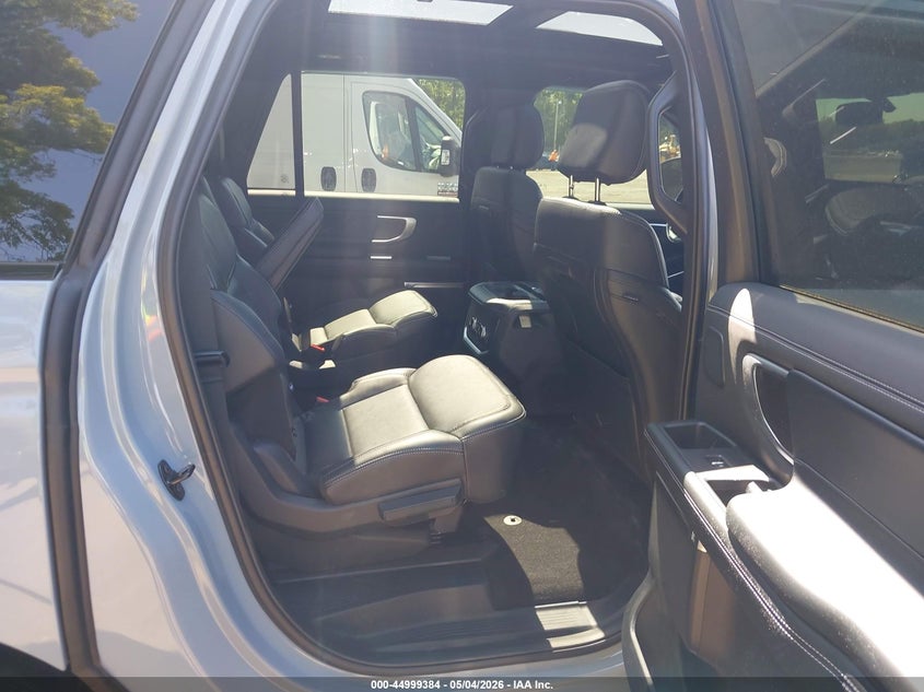 2025 FORD EXPEDITION auction photo 8