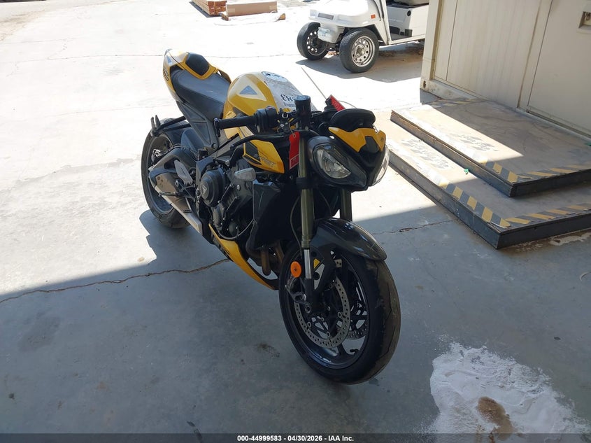 2025 TRIUMPH MOTORCYCLE STREET TRIPLE auction photo 1